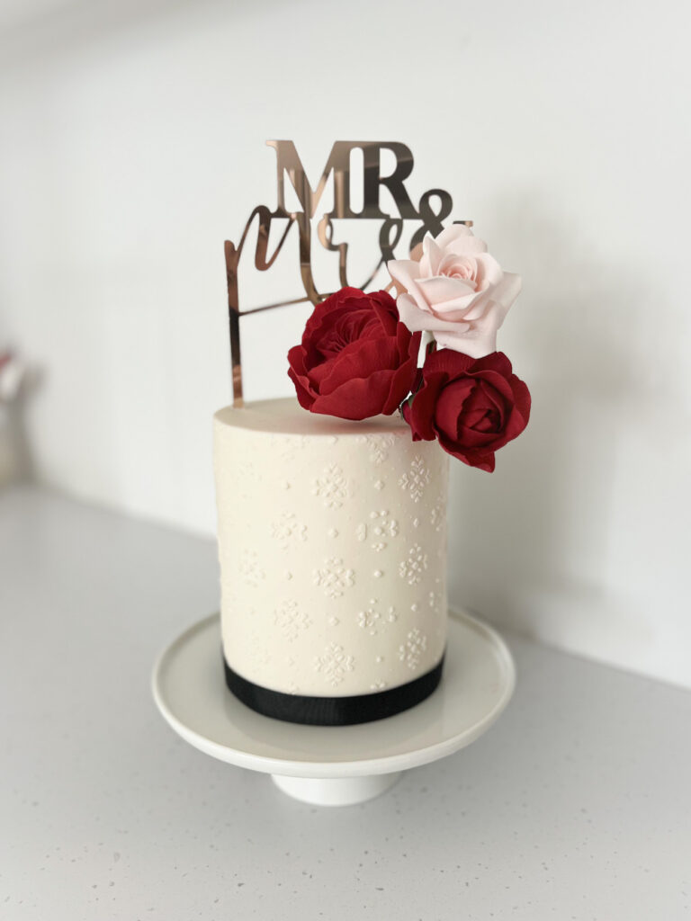 Mini wedding cake